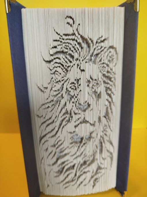 lion ( coupé plié)