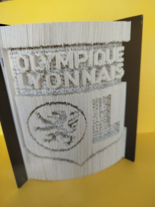 Club de foot olympique Lyonnais ( coupé plié)