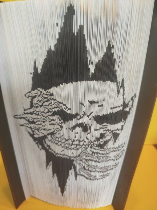 Tête de mort ( méthode coupé plié)