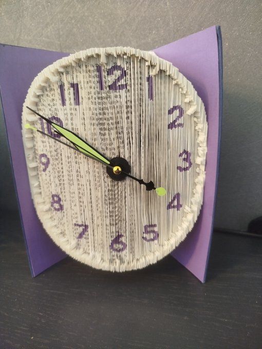 Horloge en relief